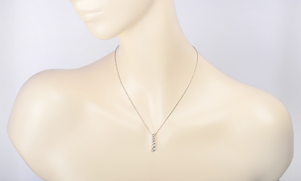 ジャズ グラジュエイテッド ダイヤ ドロップペンダントネックレス 中古